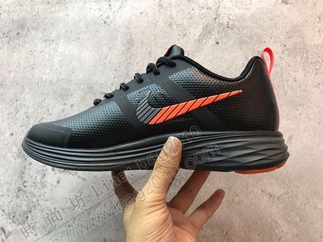 Nike男鞋 耐克頭層超纖皮 耐克登月男子運動休閒鞋  hdx13181